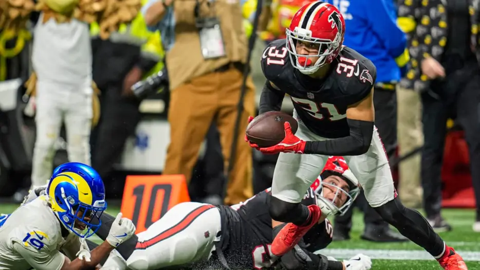 NFL Coordinator: Atlanta Falcons’ 24-Year-Old Defender Can Be One of the Best
