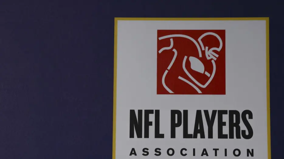 NFLPA discloses that former security officer Craig Jones intends to sue the union