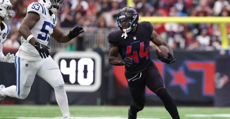 Texans’ fullback British Brooks unique position heading into training camp