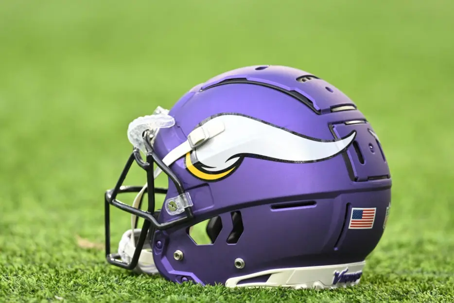 NFC Notes: Kyler Murray, Dillon Thieneman, Bears, Lions, Vikings