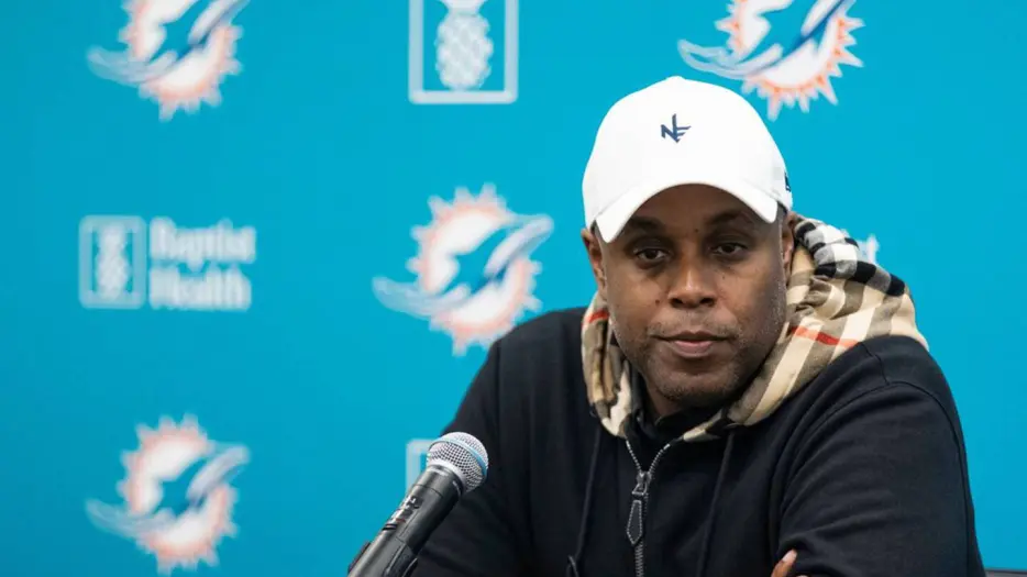 Lions add former Dolphins GM Chris Grier to front office