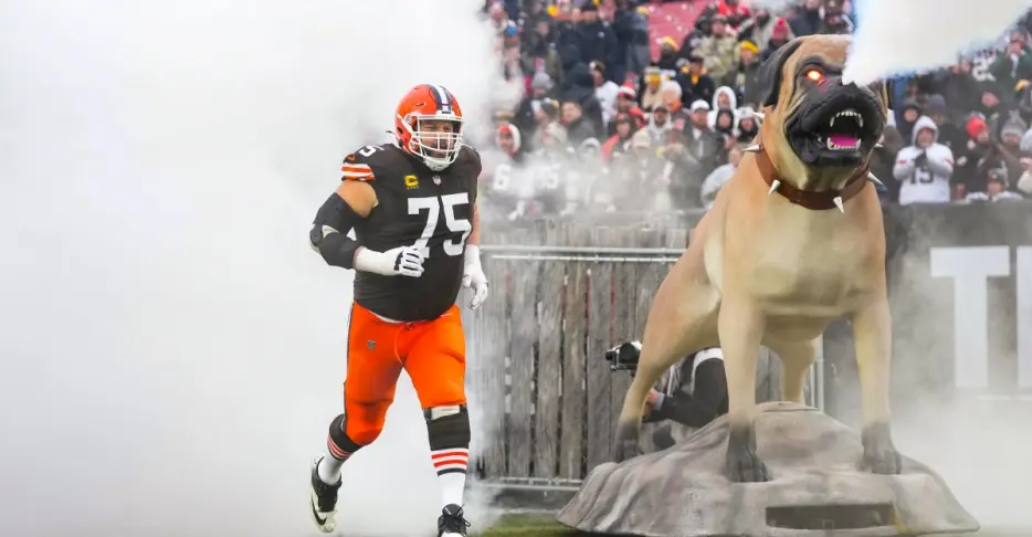Browns’ Joel Bitonio makes career decision, as he releases statement