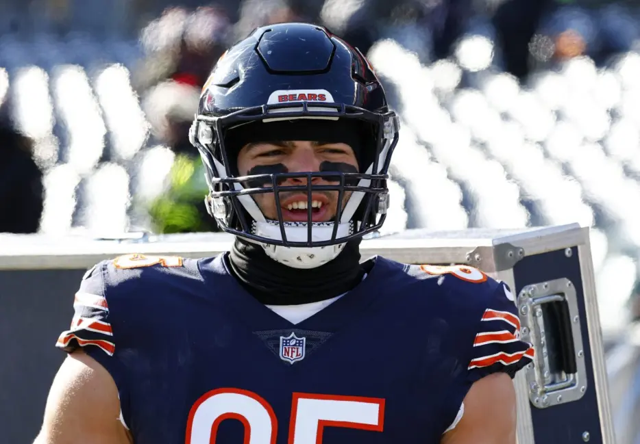 NFC Notes: Garrett Bradbury, Cole Kmet, Dan Campbell, Bears, Lions