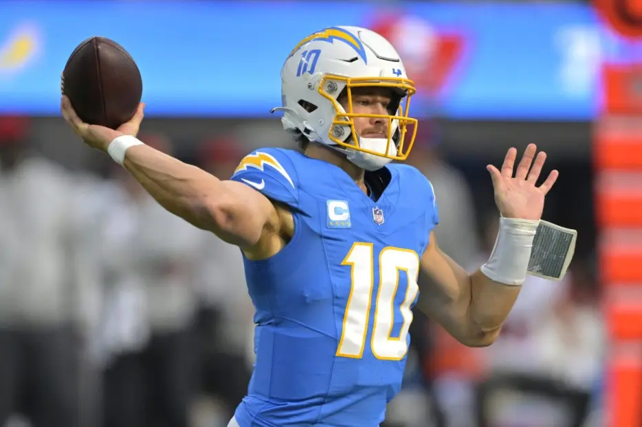 AFC Notes: Nik Bonitto, Justin Herbert, Rashee Rice, Broncos, Chargers, Chiefs