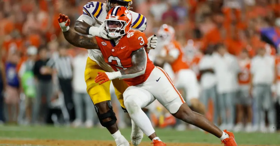Bills news: What the Bills are getting with rookie edge rusher T.J. Parker