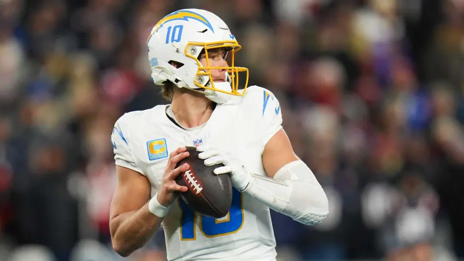 Chargers’ Justin Herbert details mechanical overhaul Mike McDaniel is overseeing