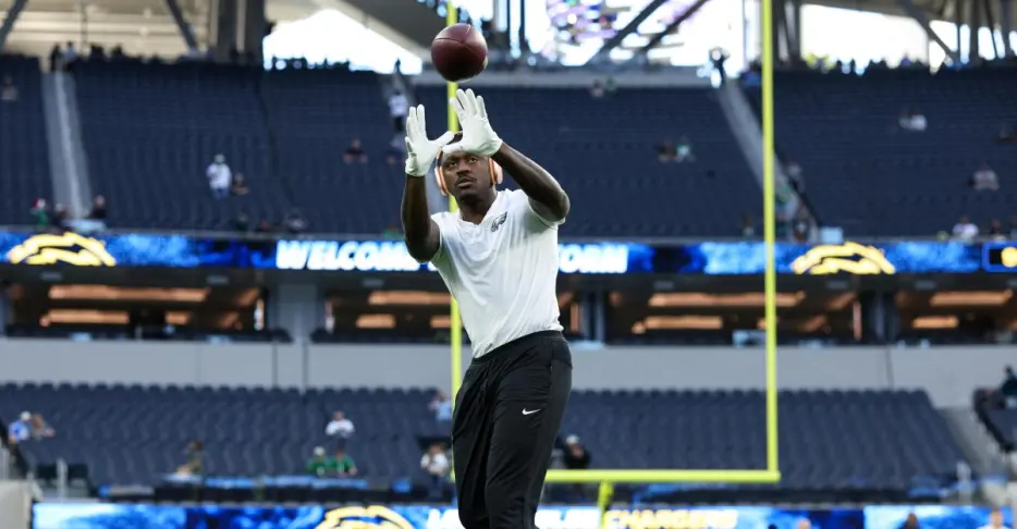 A.J. Brown passes Patriots physical, will practice on Tuesday