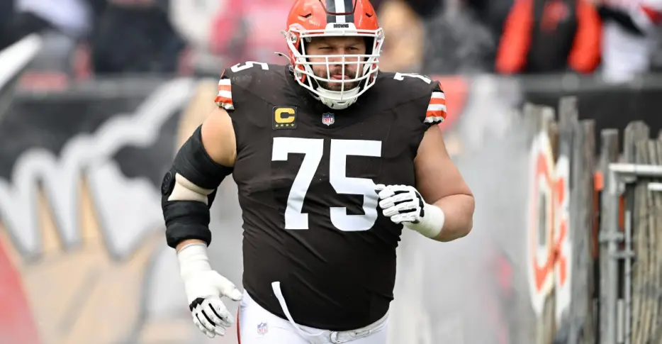 Daily Dawg Chow (6/30): Joel Bitonio is a Cleveland legend