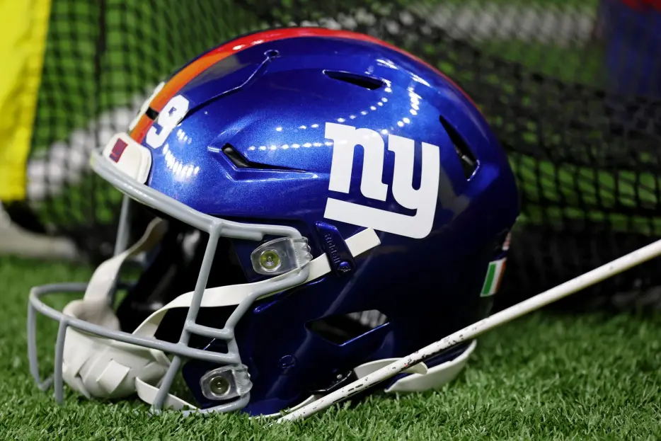 Giants Claim DE C.J. Ravenell Off Waivers From Titans