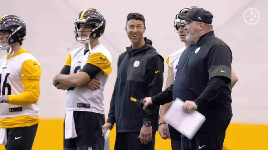 Differing Experience Levels In QB Room A Beneficial ‘Challenge,’ Tom Arth Says
