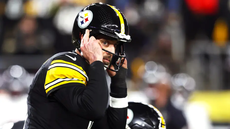 Steelers rumors: Insiders call out anti-Aaron Rodgers ‘bias’ to defend QB situation