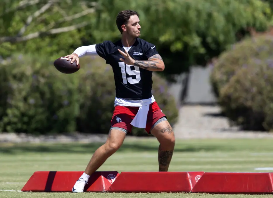 NFC Notes: Carson Beck, Cardinals, Rams, Seahawks, Derick Hall Contract Details