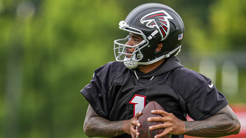 Falcons’ Tua Tagovailoa drops mic on Michael Penix Jr. QB competition