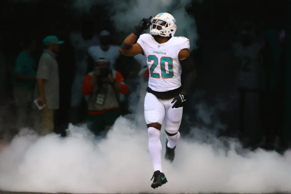 Dolphins, LB Jordyn Brooks Agree To Extension