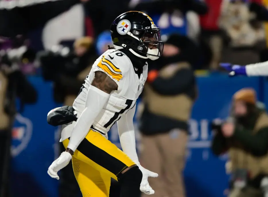 Ex-Steelers Wide Receiver Hints at NFL Comeback