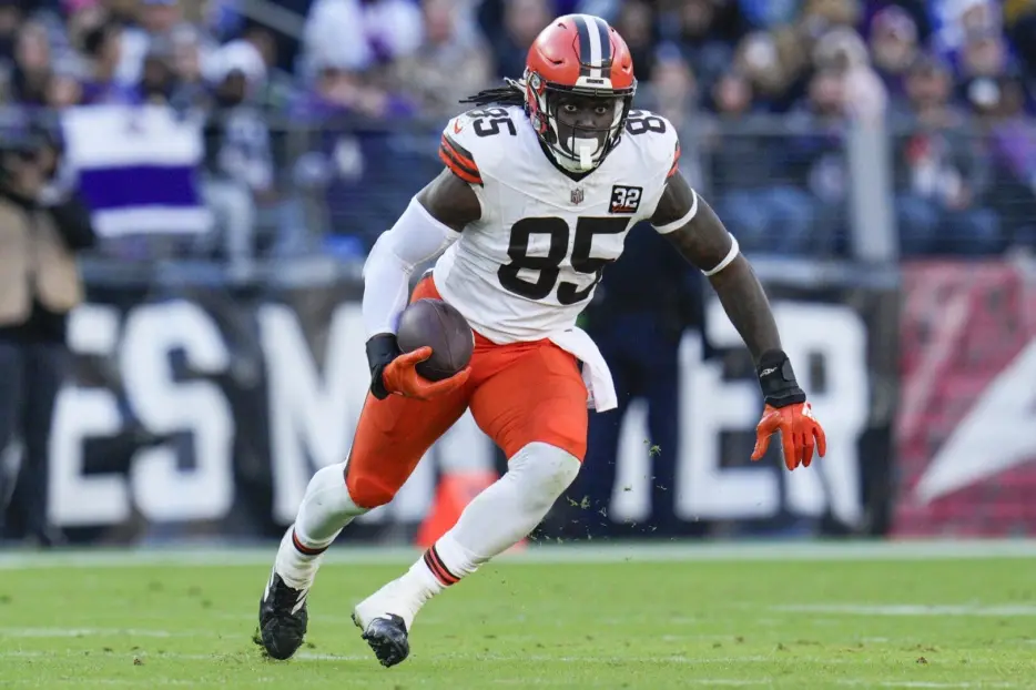 AFC Notes: Patrick Mahomes, David Njoku, Broncos, Chargers, Chiefs