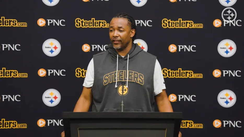 ‘Really Knows What He’s Doing’: Vince Williams Strongly Endorses ‘Genius’ Patrick Graham