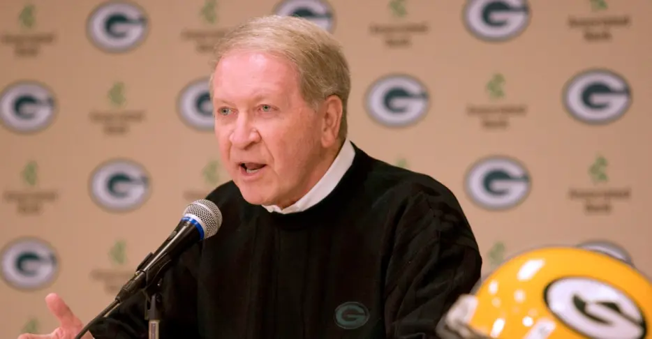 Packers to honor Bob Harlan on Lambeau Field facade in 2026