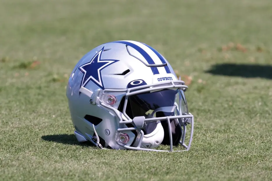 Cowboys Signing UFL OL Chris Glaser