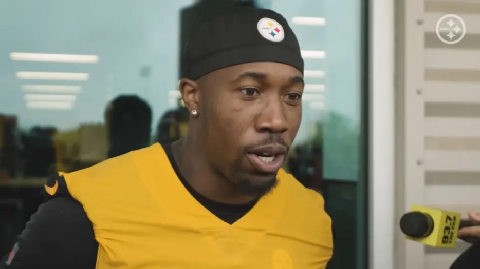 Two Steelers Conduct ‘Hold-Ins’ As They Seek New Contracts