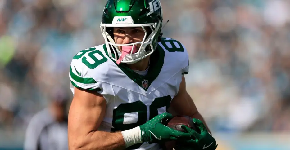 Does Jeremy Ruckert still have a role with the Jets?