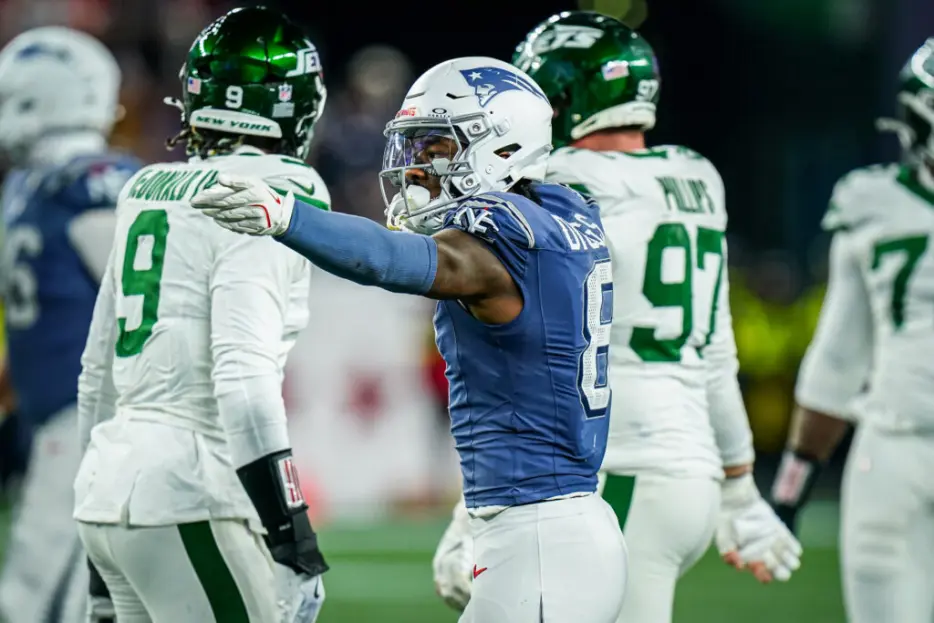 6 Potential Fits For WR Stefon Diggs