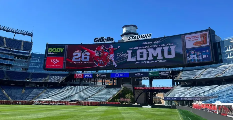 Watch live: Patriots introduce first-round draft pick Caleb Lomu