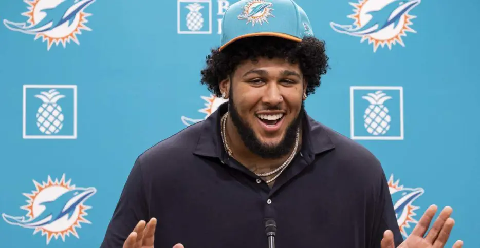 Kadyn Proctor and Chris Johnson impressing Dolphins coaching staff and teammates