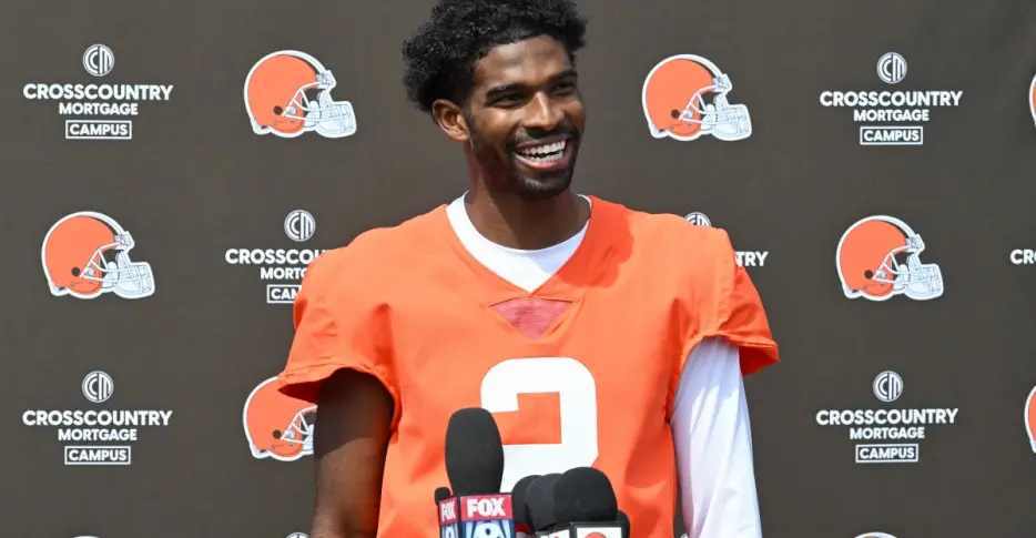 Should the Buccaneers trade for Shedeur Sanders?