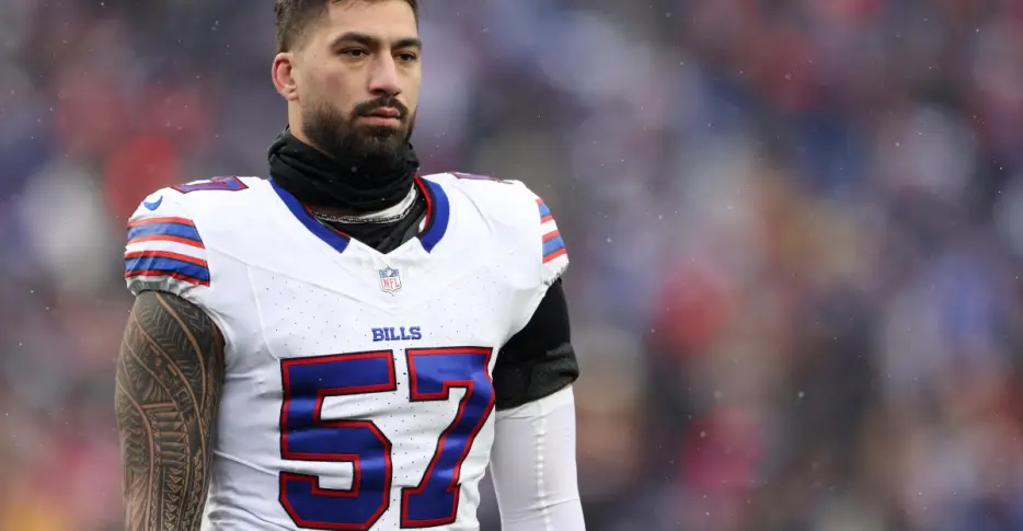 A.J. Epenesa signs with Philadelphia Eagles