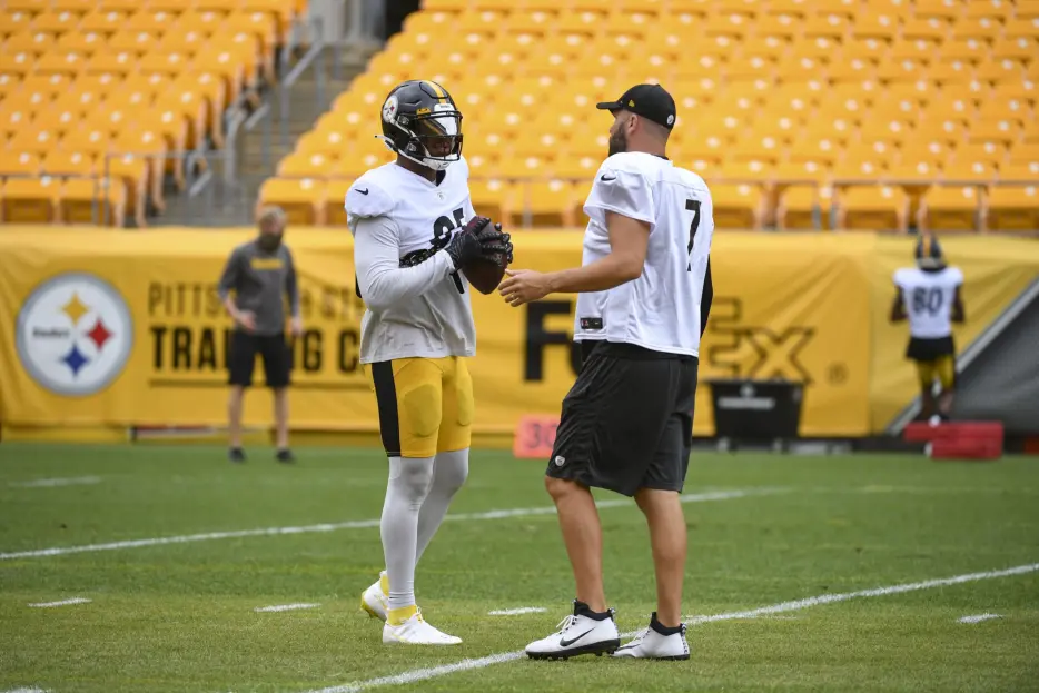 Former Steelers TE Eric Ebron Opens Up on 2020 Collapse: ‘We Was Cooked’