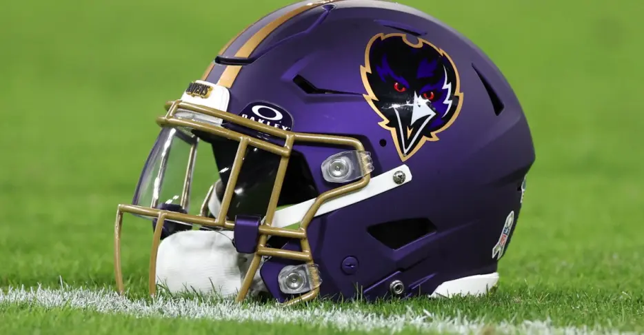 Loose Feathers: Ravens win humanitarian award, lose top executive