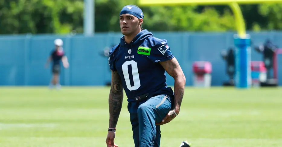 Patriots have record-breaking contract offer on the table for Christian Gonzalez