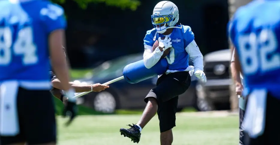 Is making Jahmyr Gibbs a ‘bell-cow back’ the right decision?