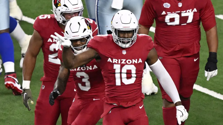 NFL rumors: Ian Rapoport forcefully shuts down Josh Sweat-to-Packers trade report